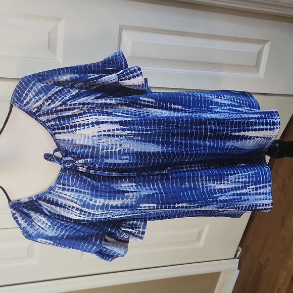 Tacera Tops - Tamera, Women's Top,  Excellent condition,  Size Large,  Blue, white